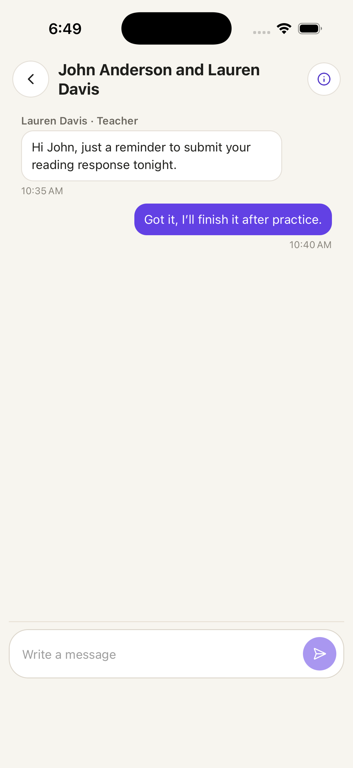 Teacher messaging a parent in Inscriti